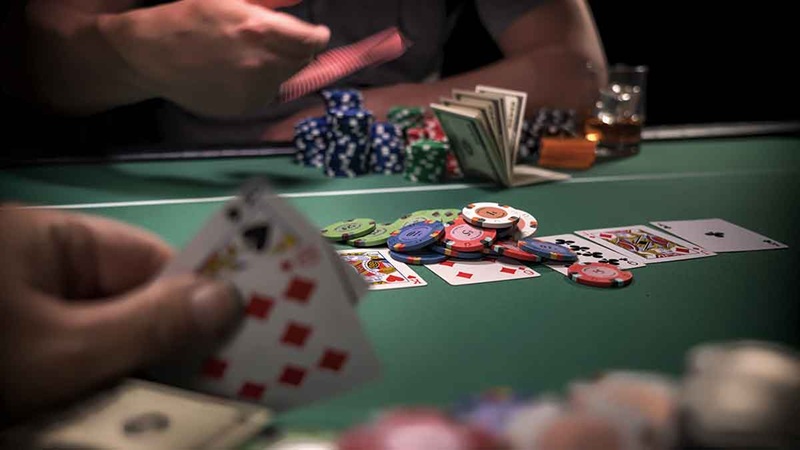 Chia sẻ cho tân binh 5 mẹo chơi Poker được chia sẻ từ chuyên gia hàng đầu hiện nay